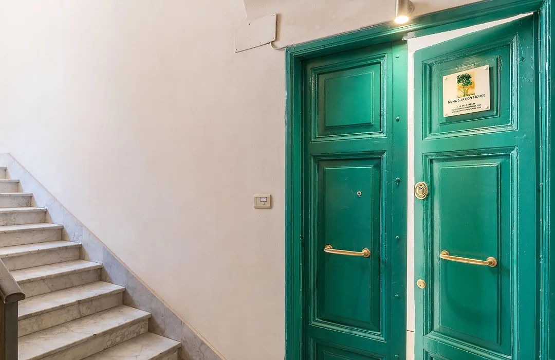 Roma Station House-1